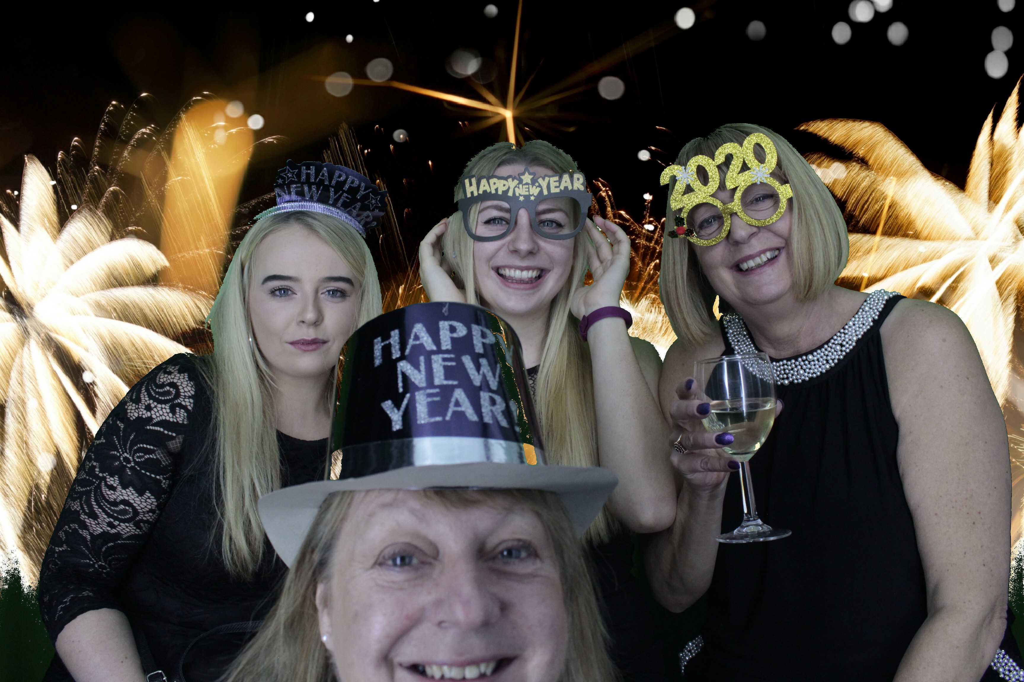 NYE Party | View more photos from the event at gallery.myphotoboothexperience.co.uk/u/MyPhotoBoothExperienceLtd/NYE-Party